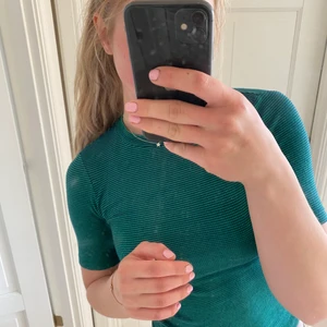 Randig topp - Randig topp från hm, använd endast en gång