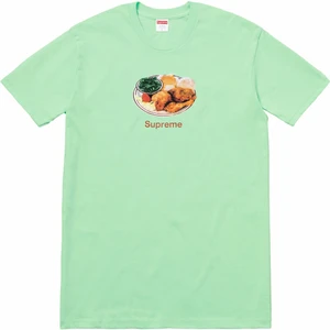 Supreme chicken dinner tee - Säljer min supreme t shirt i mint färg (färgen på bilden). Kan skicka mer bilder om det önskas. Strl large, köpare står för frakten. 
