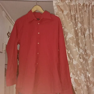 Size L - Barley used color red and no stains
