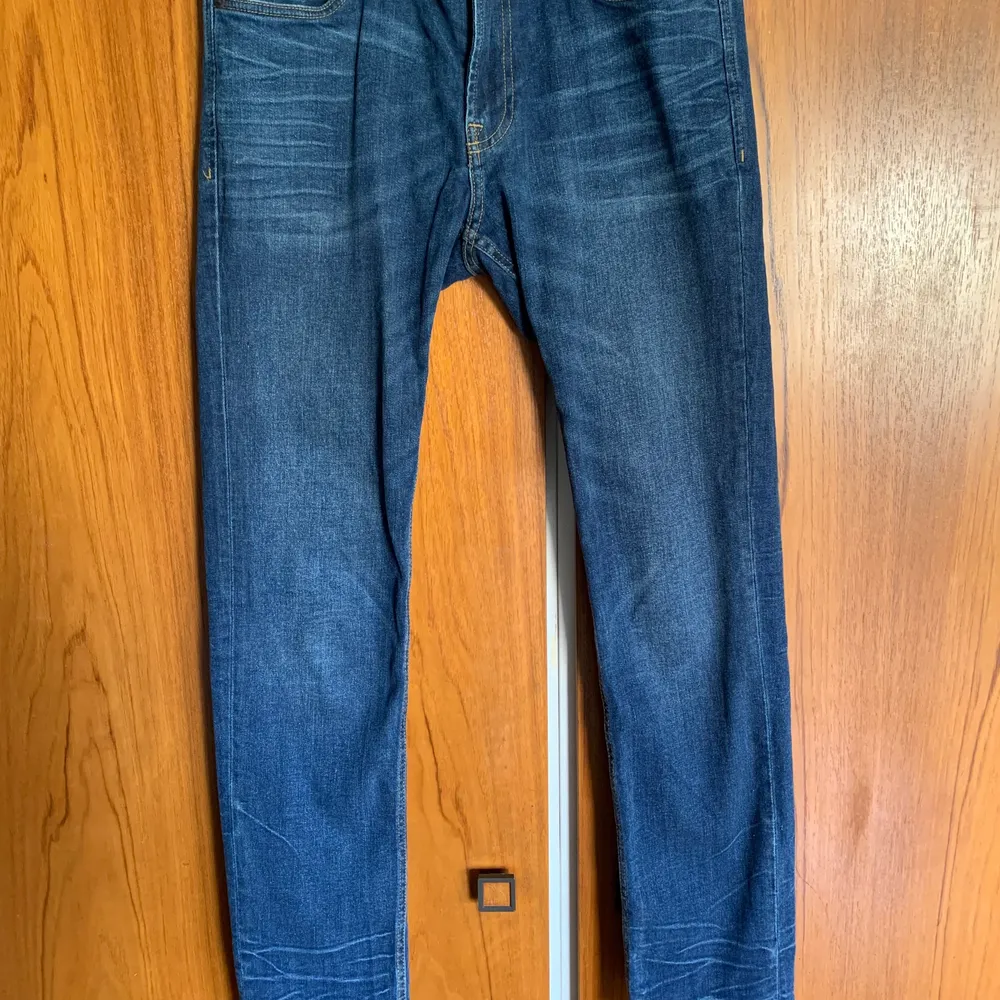 Storlek W30/L32. Cond: 7/10. Jeans & Byxor.