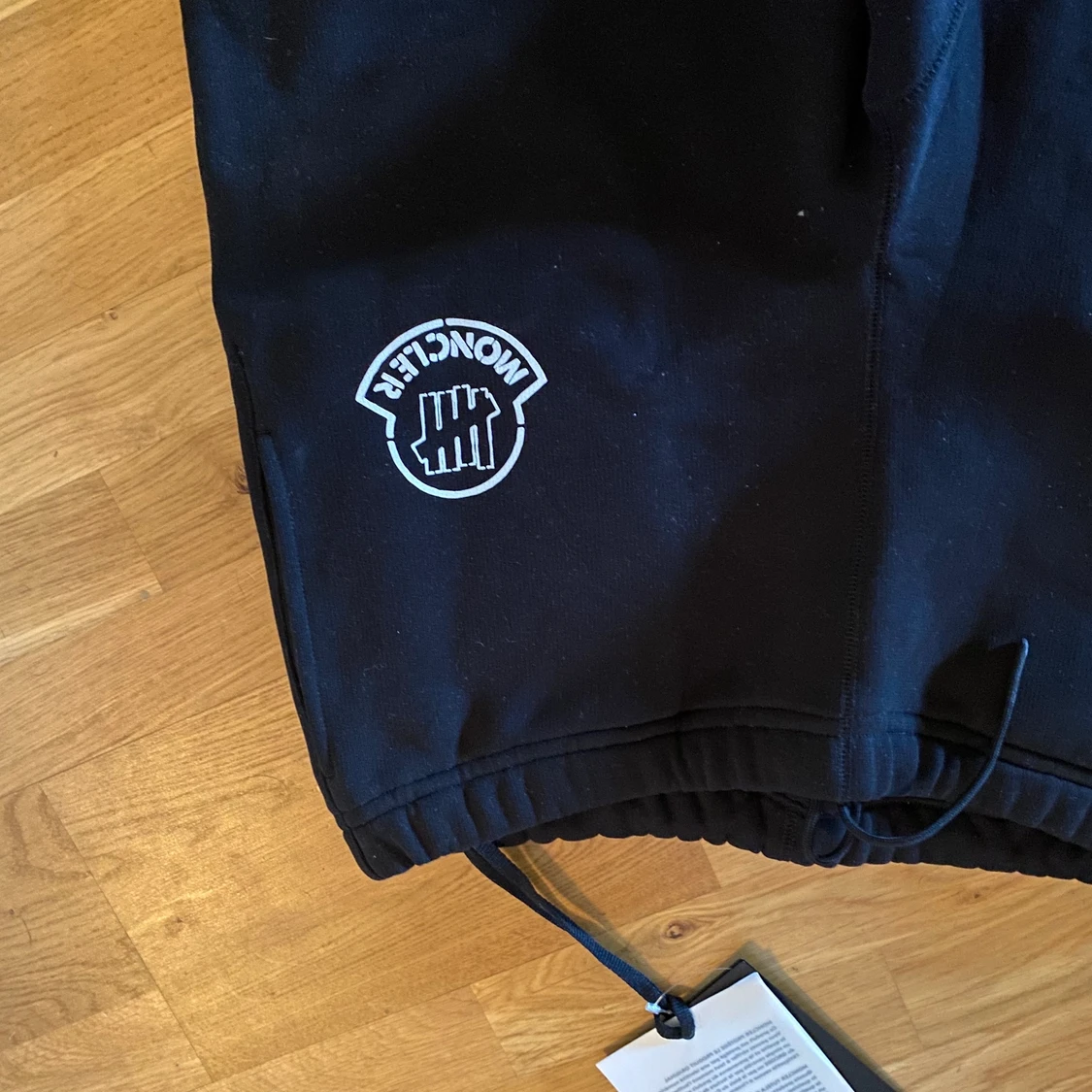 Moncler undefeated sweatpants - 90
