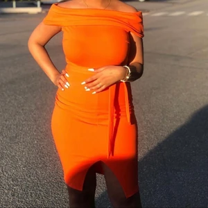 Klänning - Används en gång till fest. Ordinarie pris 450. 