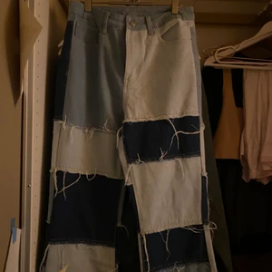 Jeans - fina jeans från Shein! säljer pga för stora💕 aldrig använt skriv för mer bilder!