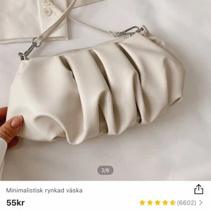 Väska från Shein - Säljer denna väska från Shein. Råkade köpa dubbelt av den så den är helt oanvänd. 