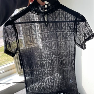  Topp  - topp från Nakd i strl S. Skit cool & sparsamt använd. Köpare står för ev.frakt 🖤⚡️