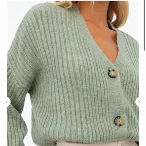 Oversized cardigan - Använd fåtal gånger, nyskick💚  fri frakt