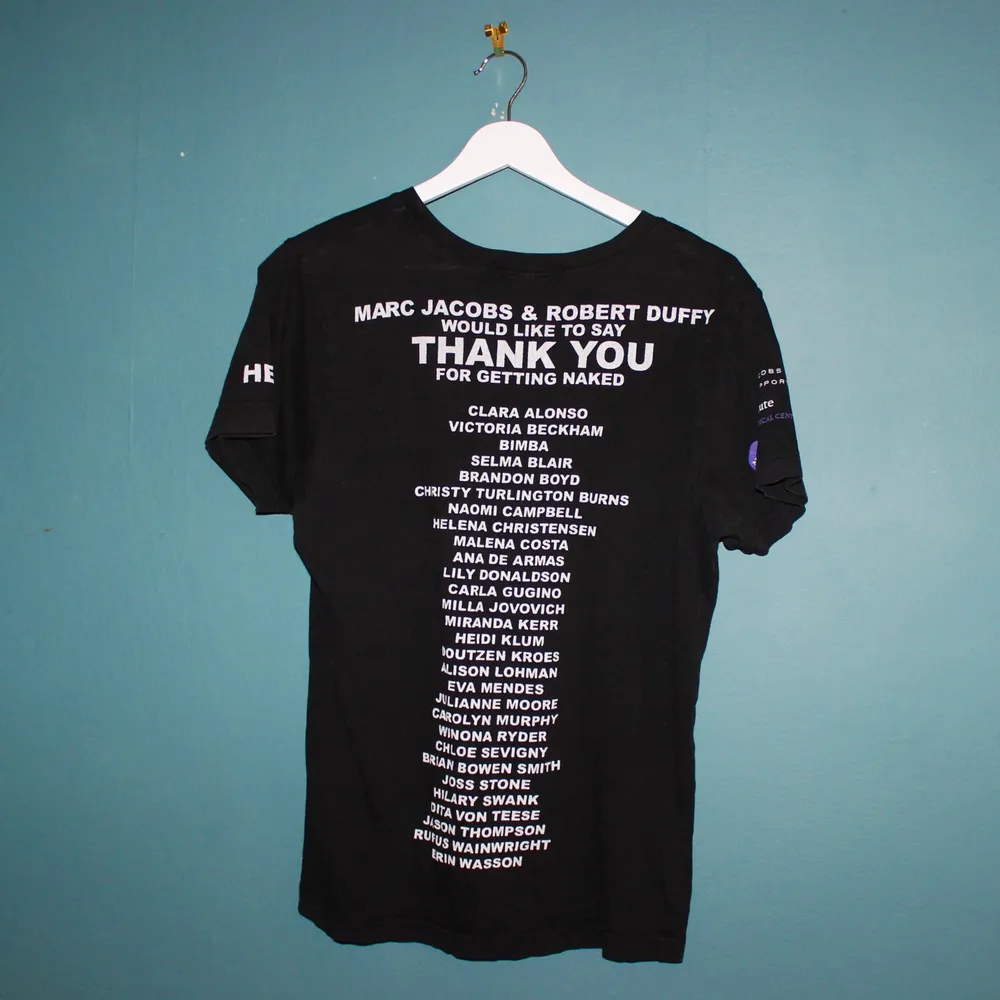 Superfin tröja från Marc Jacobs. Tröjan är del av en kampanj märket gjorde mot hudcancer!. T-shirts.