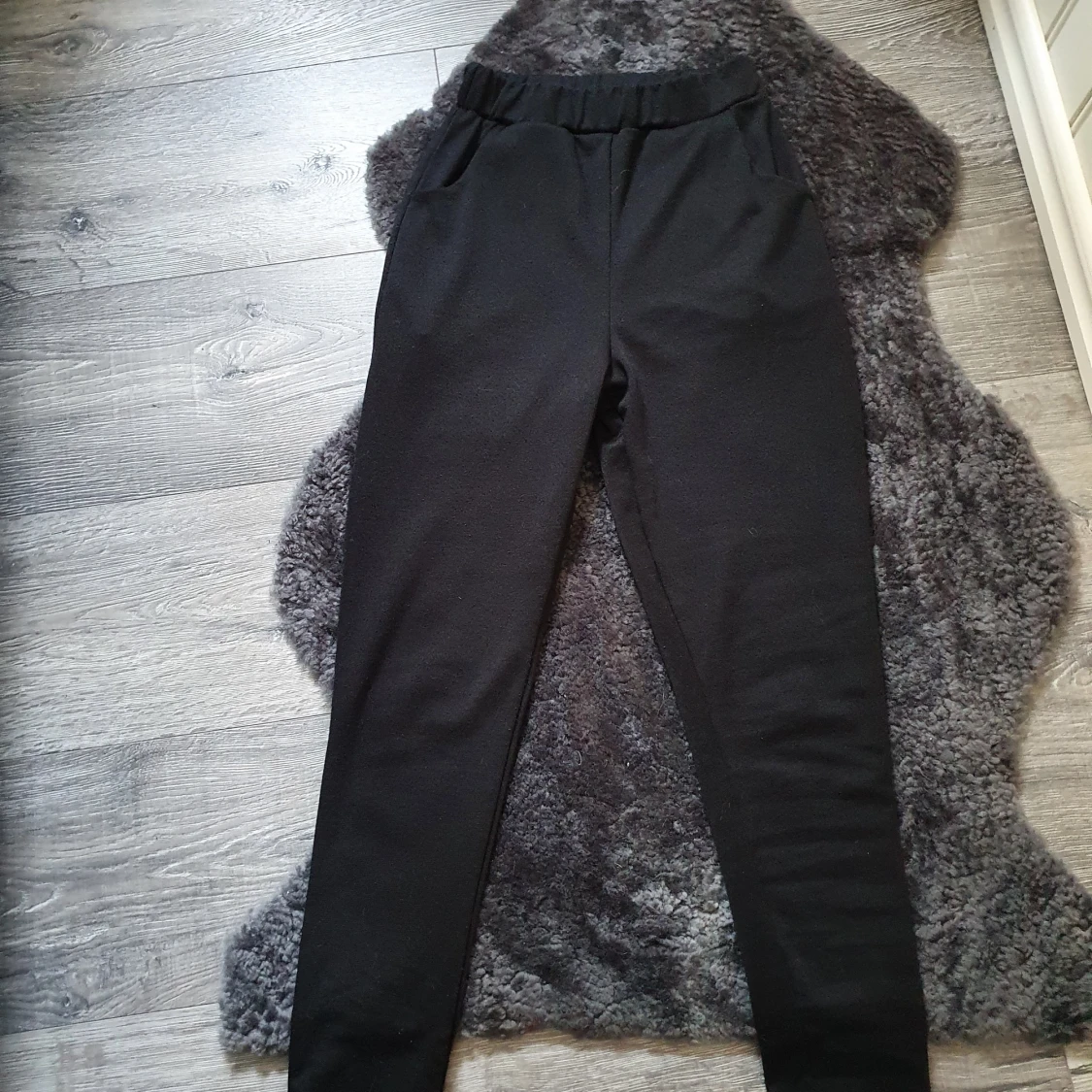 Svarta byxor storlek XS - 90