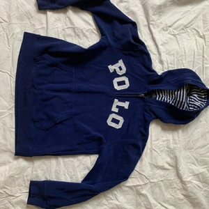 Ralph Lauren hoodie - Ralph Lauren hoodie i storlek L i barnstorlek. 