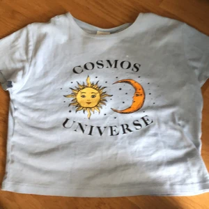 Topp - Säljer denna topp från zara. Grant står köparen för. Är ganska liten i storleken 