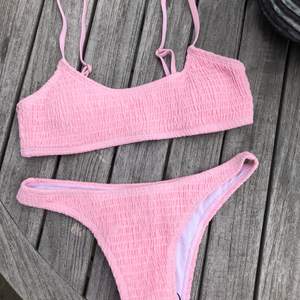 Så söt rosa bikini, aldrig använd endast testat överdelen och upptäckt att den är för litet för mig.