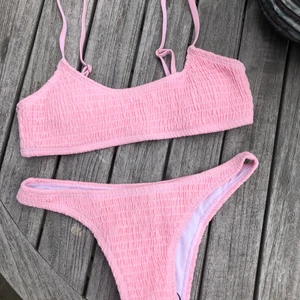 Rosa Bikini - Så söt rosa bikini, aldrig använd endast testat överdelen och upptäckt att den är för litet för mig.