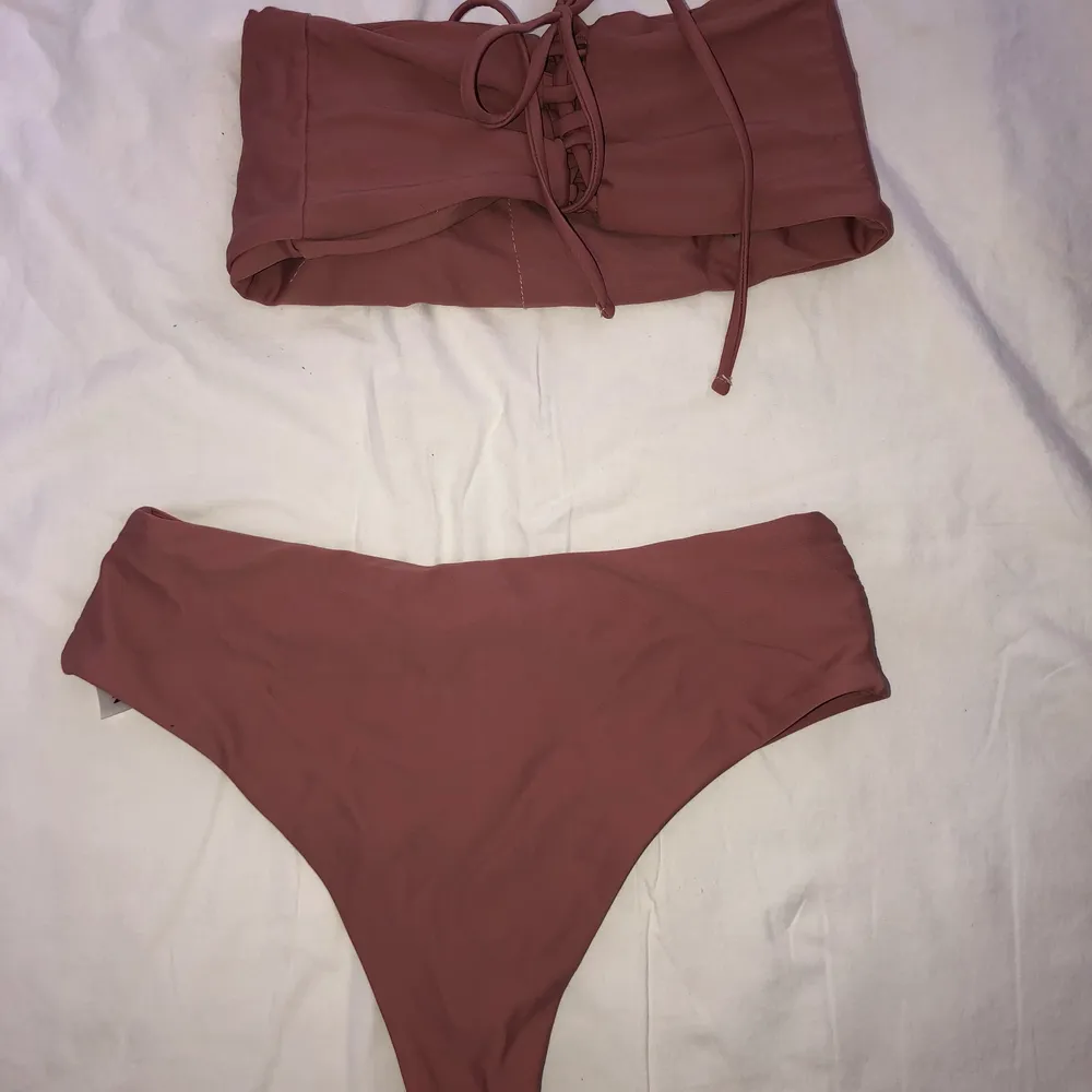 Ett jätte fint bikini sätt från SHEIN men som nästan är helt oanvänd. 60kr + frakt. Storlek S.. Övrigt.