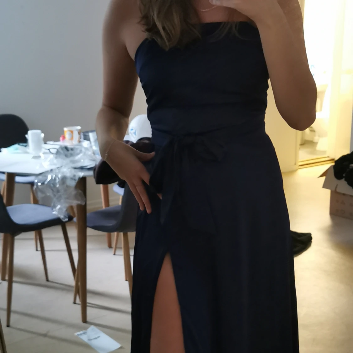 Satin klänning med slits