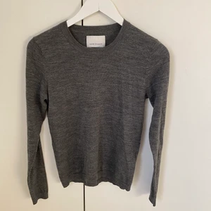 Samsoe samsoe tröja i ull - Grå snygg Samsoe samsoe tröja i ull, knappt använd. 