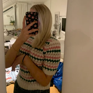 Zara tröja - Det Säljer min jättefina stickade tröja som endast är använd en gång så helt i nyskick, ifrån Zara