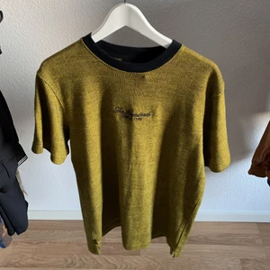 The Hundreds tröja helt ny - The Hundreds tröja. Aldrig använd kom gärna med bud