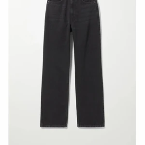 Weekday jeans  - Säljer min rowe extra high straight jeans då dem inte riktig va min stil. Enbart testade. Kan postas eller mötas upp i centrala sthlm💞