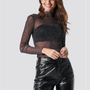 Glittrig topp säljes 🥰 - Ny glittrig topp säljes 🥰 så fin, prisklass kvar! 