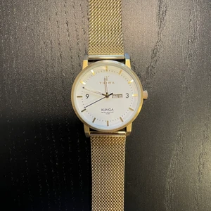 Triwa Ivory Klinga - Klocka från Triwa, sparsamt använd så inga skador eller fel. Boxen medföljer. Klockan är i mässing färg. 