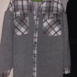 Jacka  - Jacka från SHEIN aldrig använd 