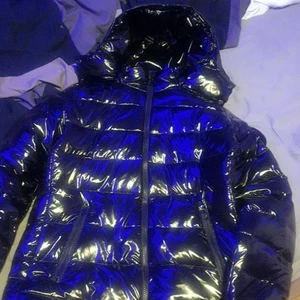 Moncler jacka - Moncler jacka kan hämtas i malmö