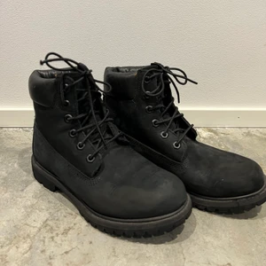 Kängor timberland  - Använda 3 gånger. Nyskick. Säljes pga för små för mig