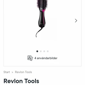 Revlon värmeborste  - Endast provad i nyduschat hår, inget hår i borsten utan i ett helt nytt skick bara att jag öppnat och testat ett drag, säljer för den inte passar mig.