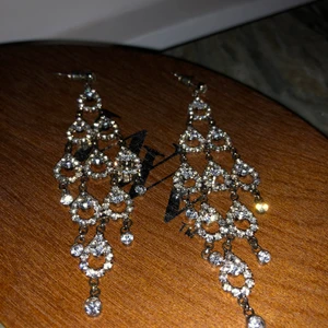 Örhängen - 25kr. Ej äkta silver.