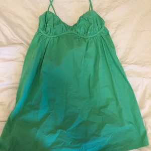 Klänning - Grön söt klänning från Zara. Aldrig använd