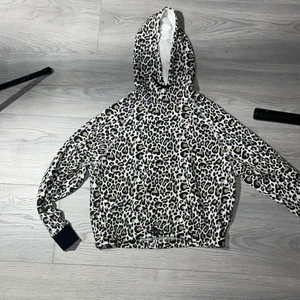 Fila tröja.  - Använd ett fåtal gånger. Nyskick. 