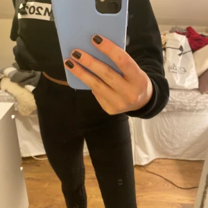 Kostymbyxa (slim fit)  - Använda cirka 10 gånger, säljer pga av fel strl. 