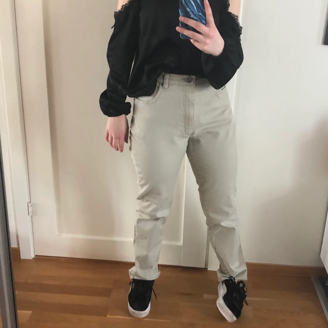 Beige/grå jeans i bra kvalite - 90