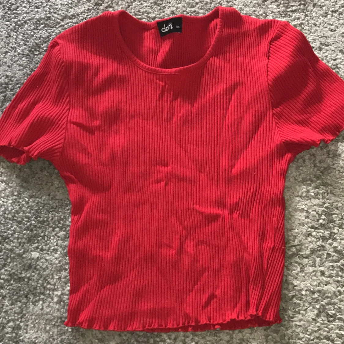 Ribbad crop top med salladssömmar