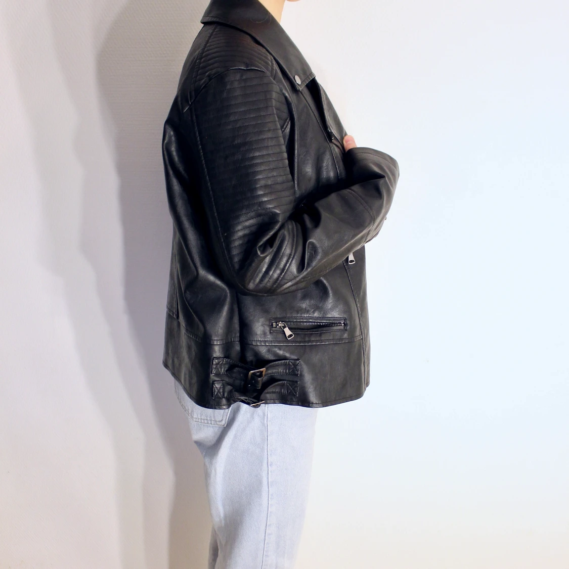 Oversize fejk skinnpaj  - 90