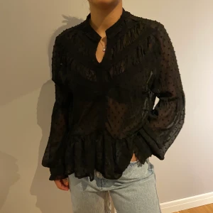 Blus  - En jätte snygg blus från Raglady. Använd en gång. Stolek S och köparen står för frakten 