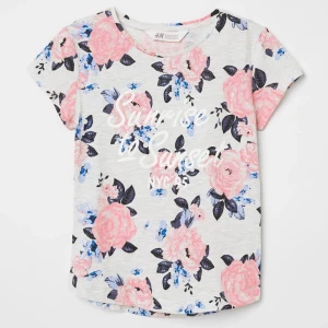 H&M flowered t-shirt size 158/164 - I have only used it a few times. It’s in really good conditions. (Negotiable price)