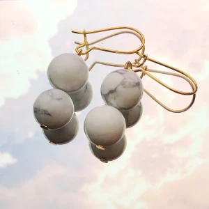 Marbel - örhängen  - Små dainty, handgjorda örhängen 