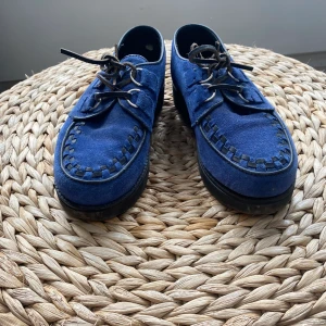 Bronx skor creepers  - Så himla älskade men har blivit för små pga graviditet. Perfekt blå! Gör ett fynd till våren! 