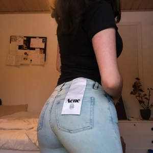 Acne studios jeans 24/32 - Oanvända acne studios skinny jeans, regulator waist. Med lappen kvar