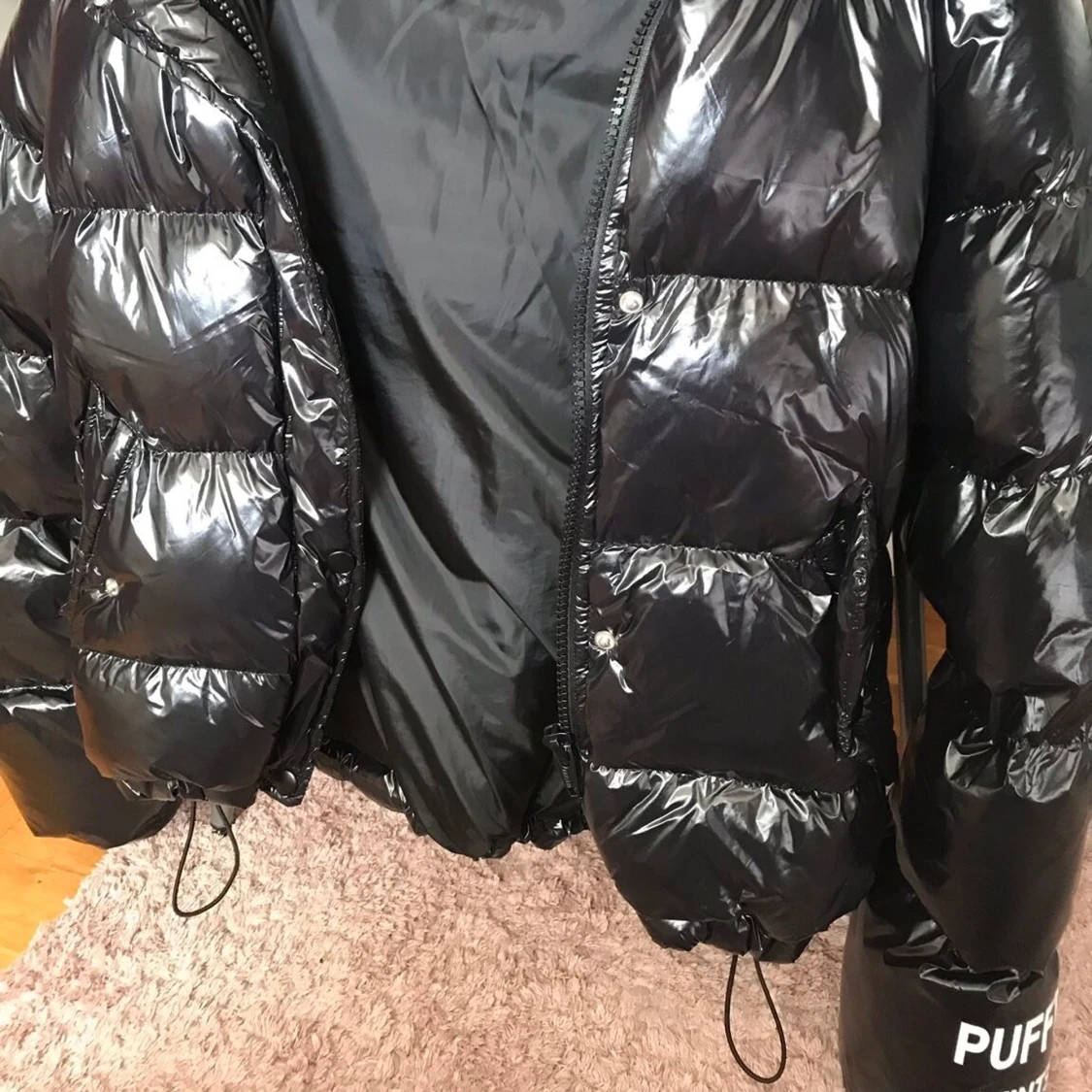 Bershka svart glansig jacka XS - 91