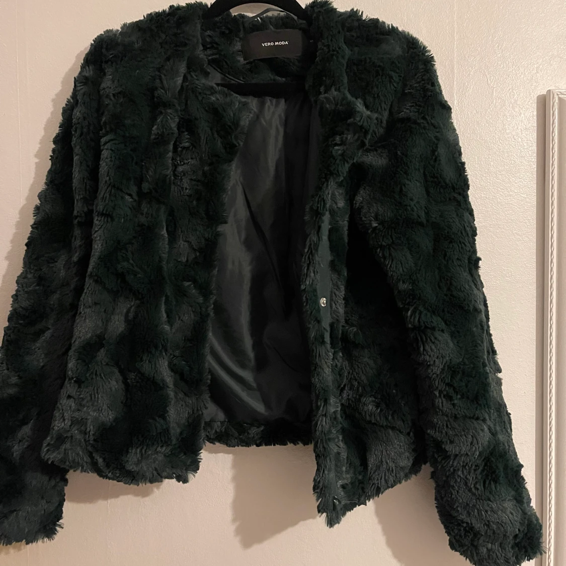 Vero Moda grön pälsjacka