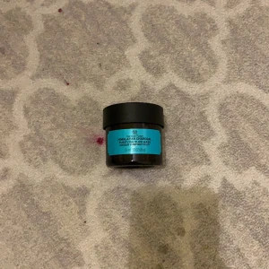 Ansiktsmask från Body Shop - Ansiktsmask från body shop. 195 kr i originalpris. Köparen står för frakten :) 