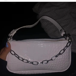 Ormakinsväska - Jättefin ormakinsväska, som inte kommer till användning🥰.                                                         Köp direkt för 150 inkluderat med frakt!💕💕