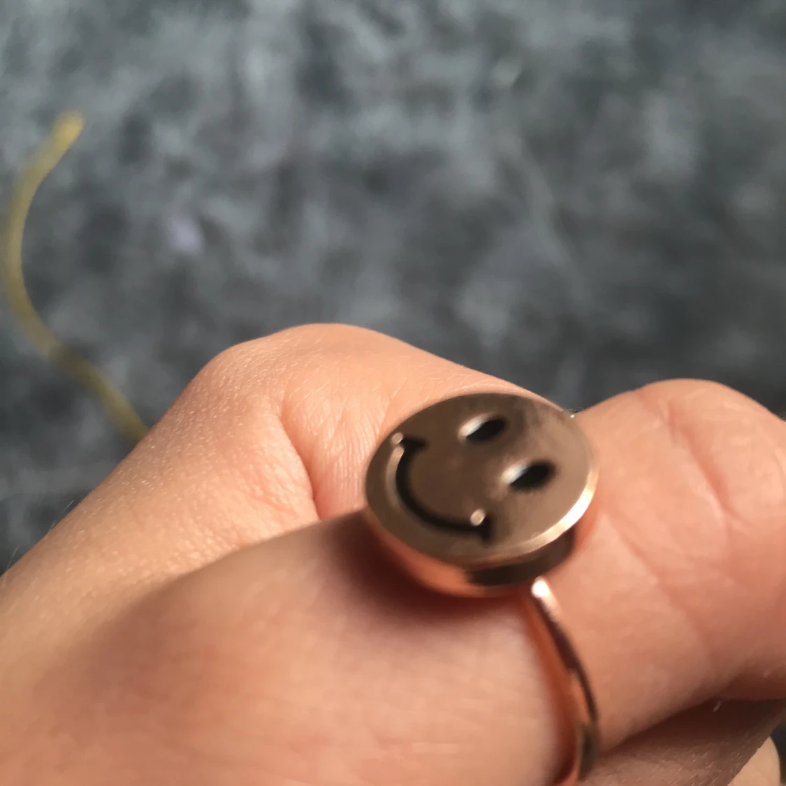 Rosegulds smileyring - 91