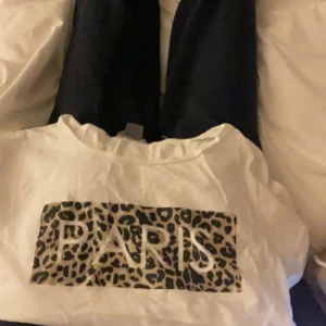 T-shirt  - Bra kvalitet den är ifrån Lindex 