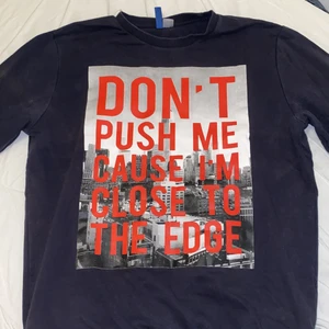 H&M - Har ej använt den alls , rekommenderar till er som gillar tryckta på tröjan 🖋