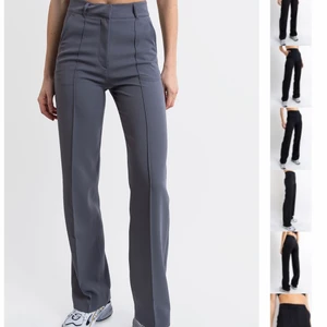 Kostymbyxor - Säljer dessa kostymbyxor från madlady i storlek EU36 L34. Prislapp finns kvar. Du står för frakten 💗