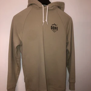 Dope hoodie  - Dope hoodie i storlek XS, använt ett fåtal gånger, i fint skick 🥰