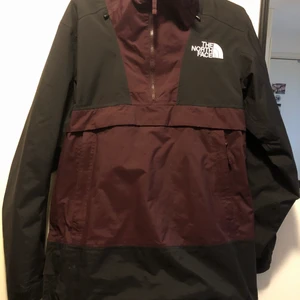 The North Face jacka - Säljer min snowboard jacka pga den är för stor på mig, köpt förra säsongen. Storlek M, herrar